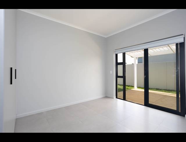 2 BEDROOM FREESTANDING TO LET IN CAPRI